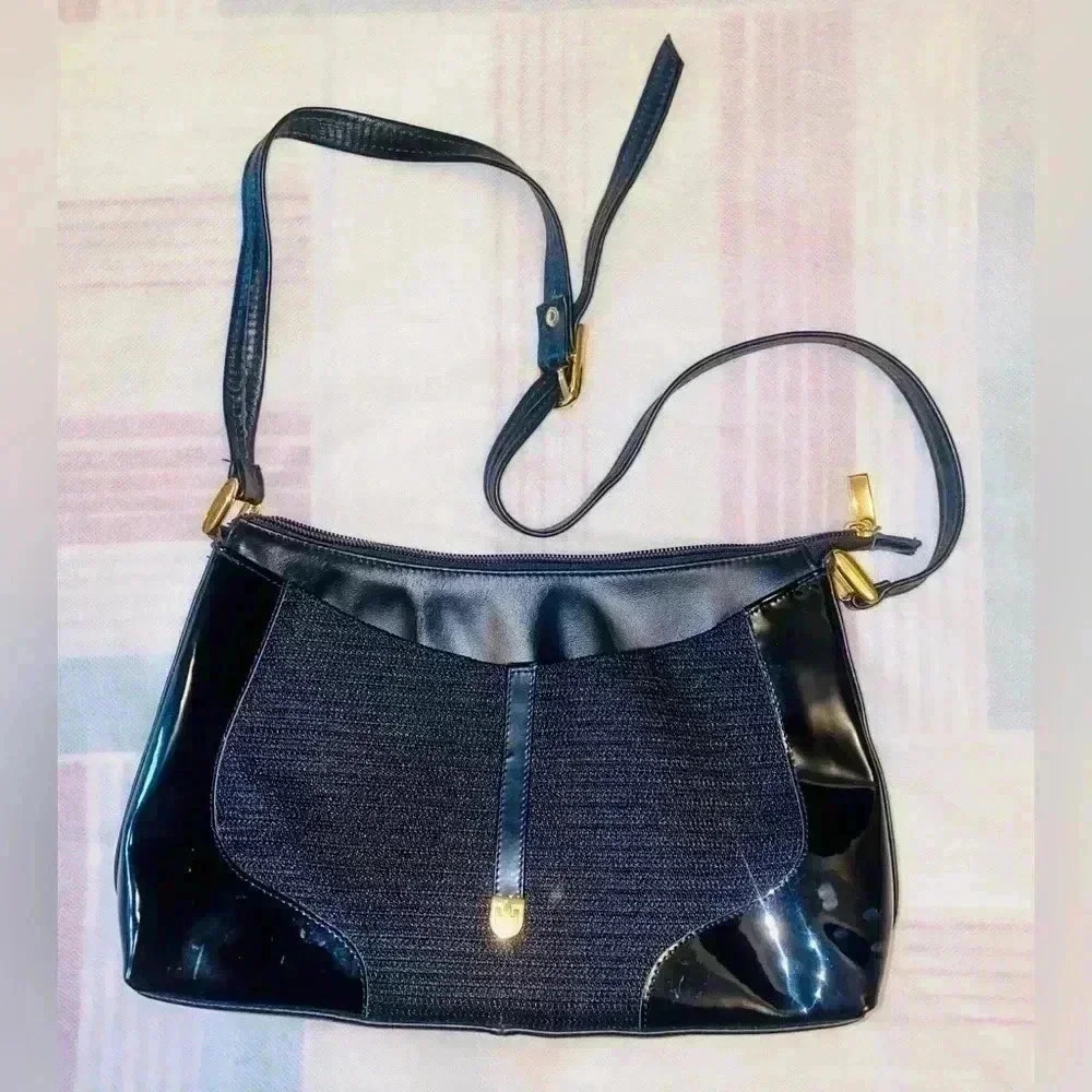 🌺Just a  simple bag 🌺 Nothing special 🌸🌺good for everyday for work🏵️🌺